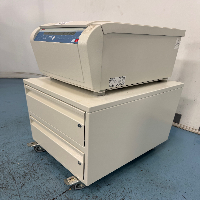Thermo Sorvall ST16 Centrifuge image 1